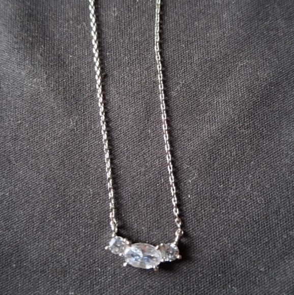 🍁 3 for 28 - Cute Dainty Necklace NWT - Picture 2 of 6